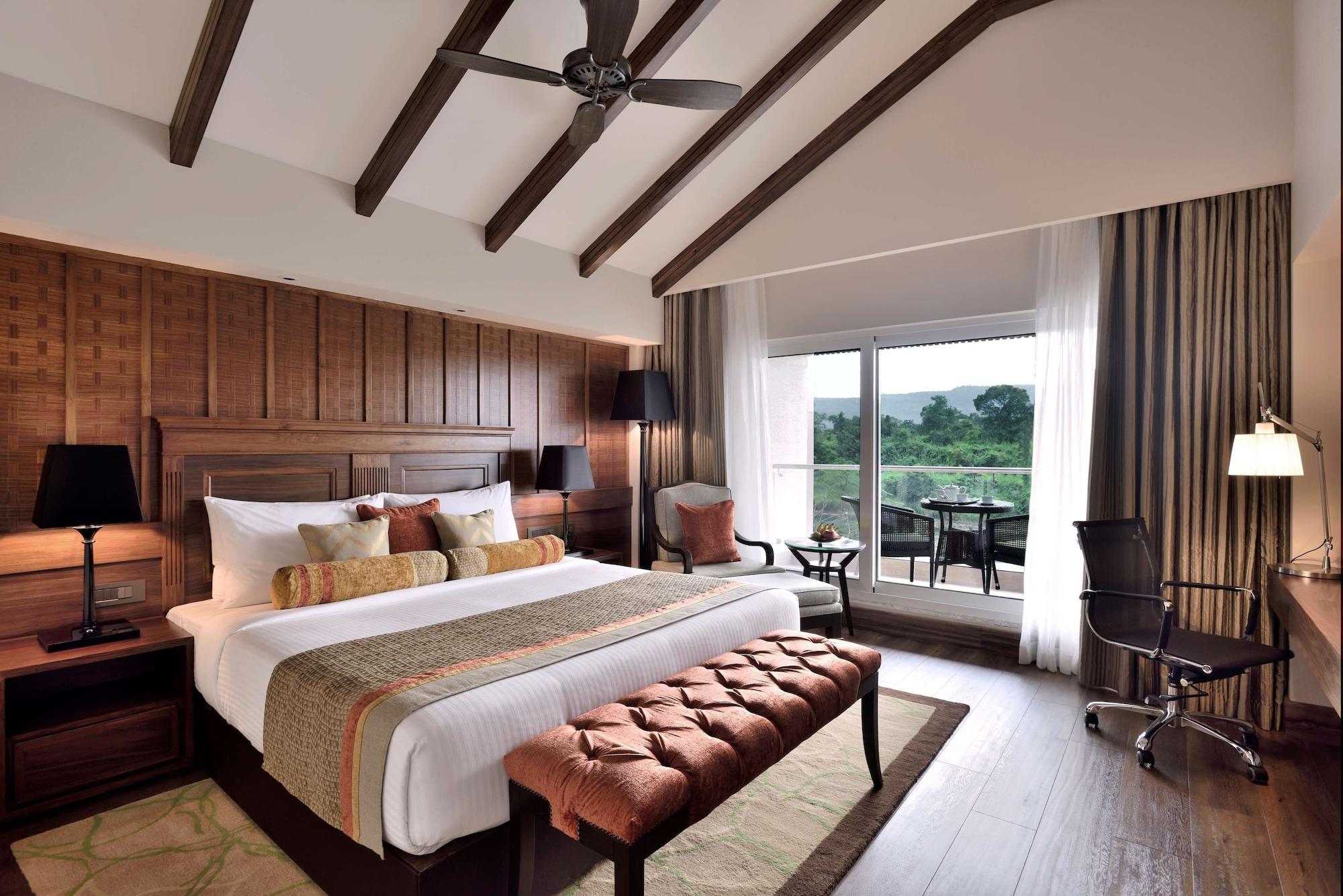 Radisson Blu Plaza Resort & Convention Centre Karjat Kültér fotó