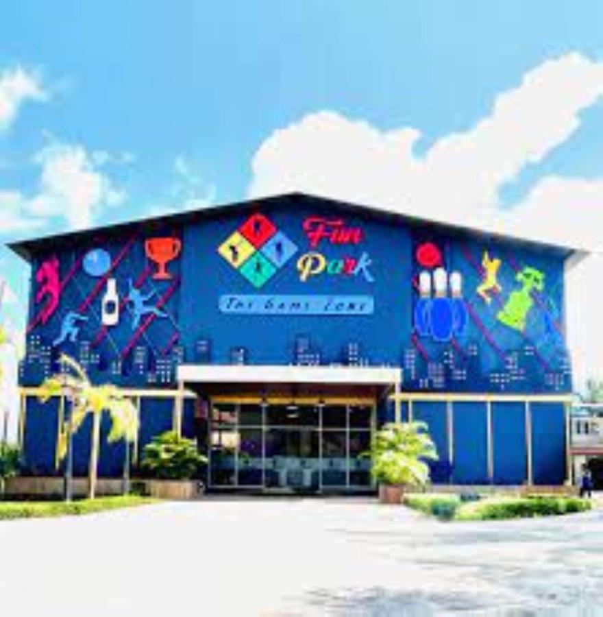 Radisson Blu Plaza Resort & Convention Centre Karjat Kültér fotó The Sports and Cultural Centre